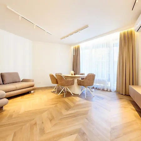 Golden Dunes Apartment